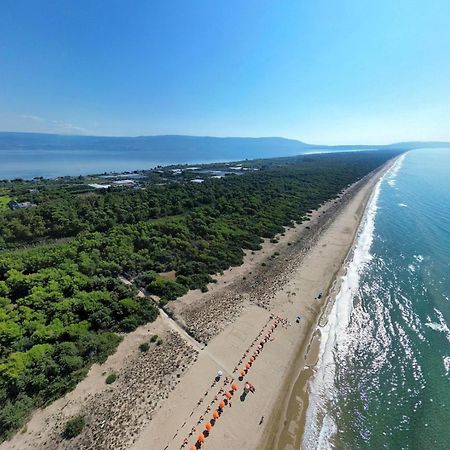 Viola Club Village & Camping Foce Varano Exterior photo