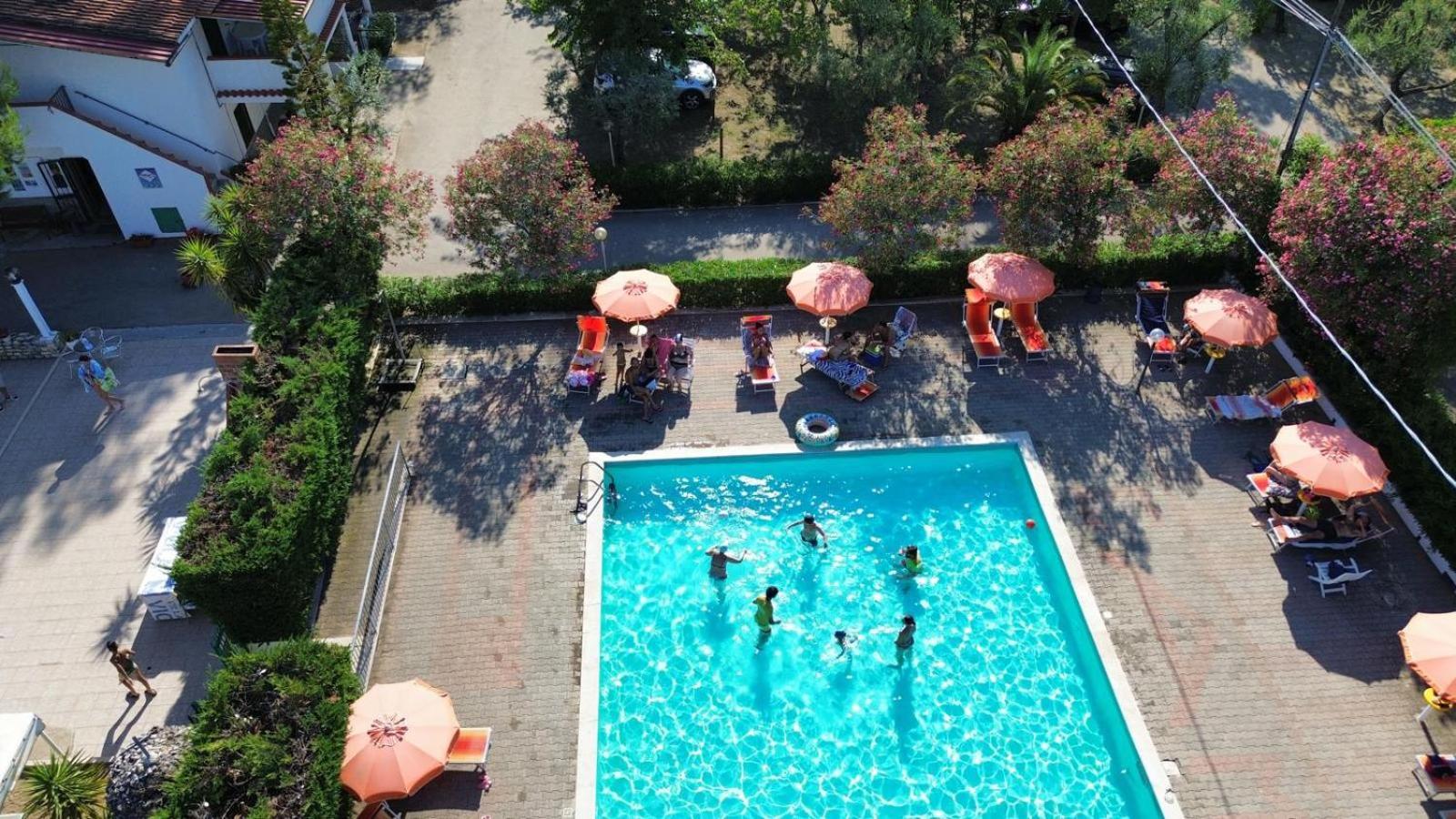 Viola Club Village & Camping Foce Varano Exterior photo