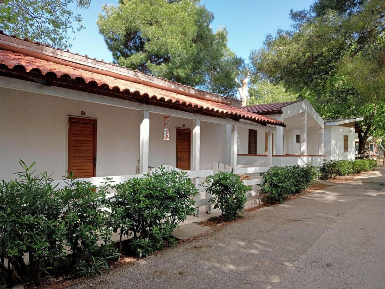 Viola Club Village & Camping Foce Varano Exterior photo